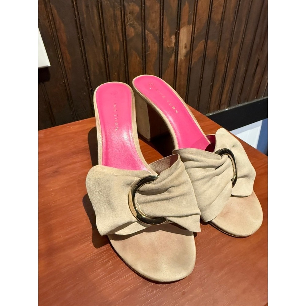 Trina Turk Suede Bow Mule Heels Womens 7.5 Taupe Beige Block Heel Slide‎ Sandals
